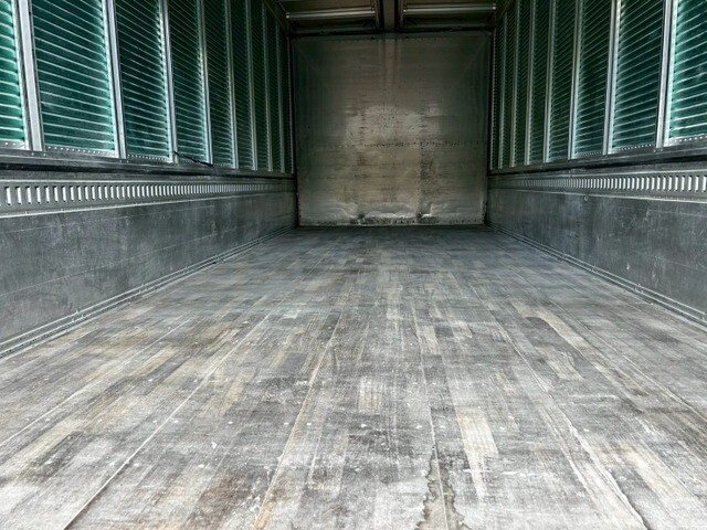 いすゞフォワードアルミウイング増トン（6t・8t）[写真09]