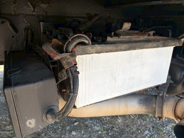 日野プロフィアセルフローダー大型（10t）[写真32]