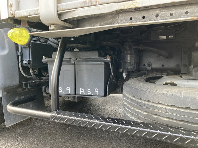 トヨタダイナアルミバン小型（2t・3t）[写真10]