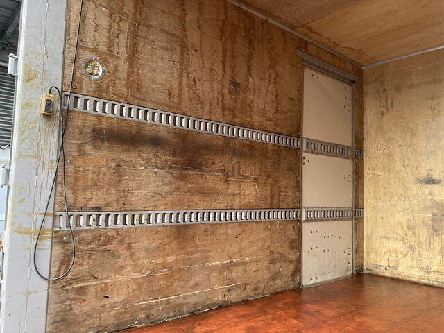 トヨタダイナアルミバン小型（2t・3t）[写真21]