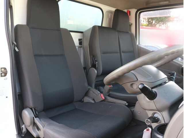 日産アトラスパネルバン小型（2t・3t）[写真23]