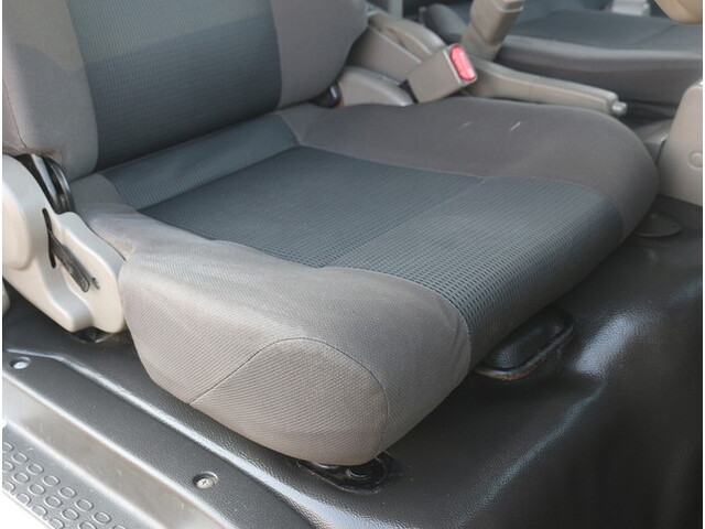 日産アトラスパネルバン小型（2t・3t）[写真24]