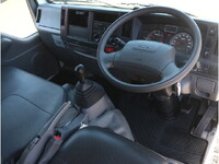 いすゞエルフダブルキャブ（Wキャブ）小型（2t・3t）[写真15]