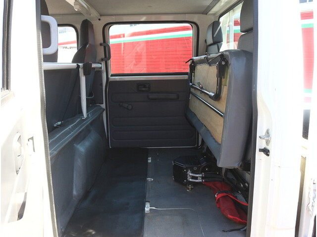 いすゞエルフダブルキャブ（Wキャブ）小型（2t・3t）[写真33]