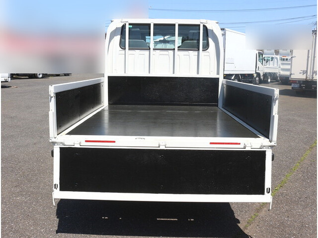 いすゞエルフダブルキャブ（Wキャブ）小型（2t・3t）[写真07]