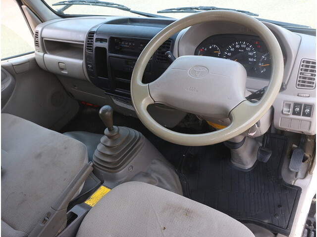 トヨタトヨエースダブルキャブ（Wキャブ）小型（2t・3t）[写真19]