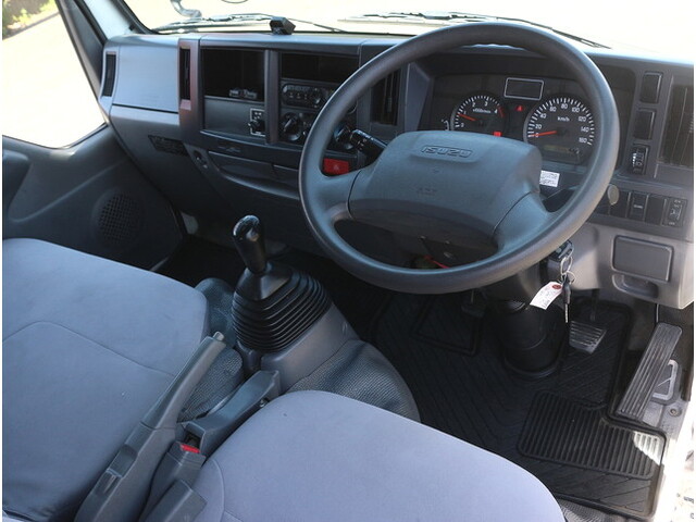 いすゞエルフダブルキャブ（Wキャブ）小型（2t・3t）[写真21]