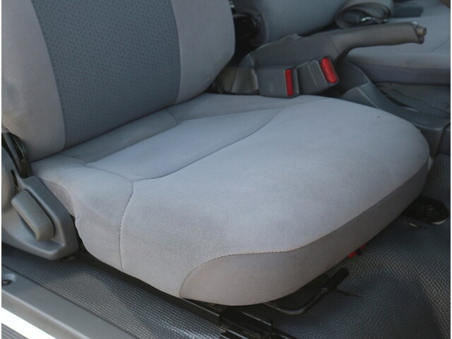 いすゞエルフダブルキャブ（Wキャブ）小型（2t・3t）[写真23]