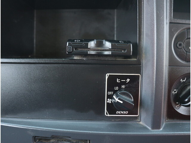 いすゞエルフダブルキャブ（Wキャブ）小型（2t・3t）[写真28]