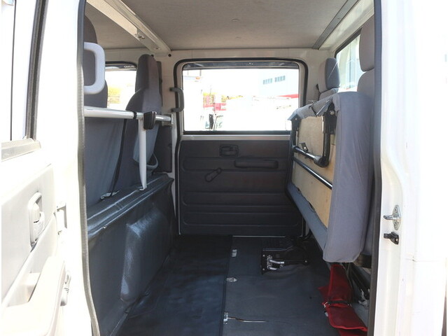 いすゞエルフダブルキャブ（Wキャブ）小型（2t・3t）[写真39]