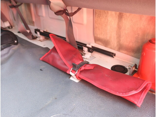 いすゞエルフダブルキャブ（Wキャブ）小型（2t・3t）[写真40]