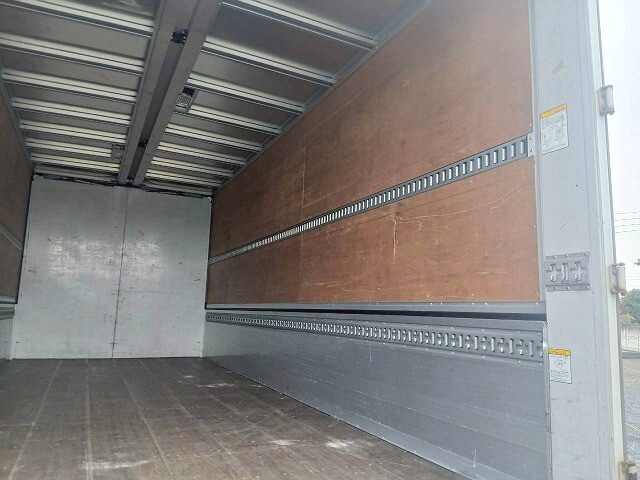 日野レンジャーアルミウイング中型（4t）[写真11]