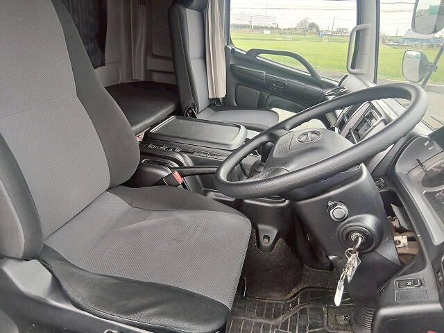 日野レンジャーアルミウイング中型（4t）[写真16]