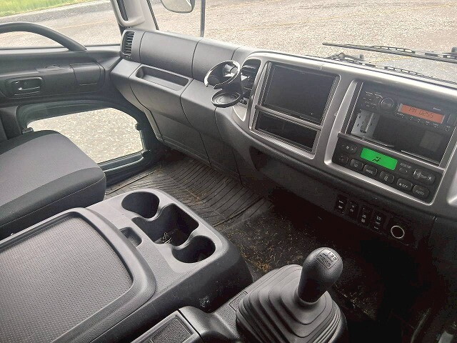 日野レンジャーアルミウイング中型（4t）[写真24]