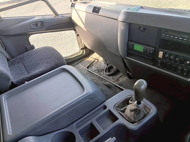 三菱ふそうファイター冷凍車（冷蔵車）中型（4t）[写真23]