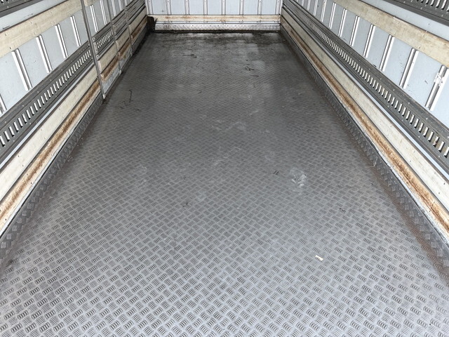 いすゞフォワード冷凍車（冷蔵車）中型（4t）[写真11]