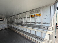 いすゞフォワード冷凍車（冷蔵車）中型（4t）[写真14]