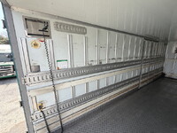 いすゞフォワード冷凍車（冷蔵車）中型（4t）[写真15]