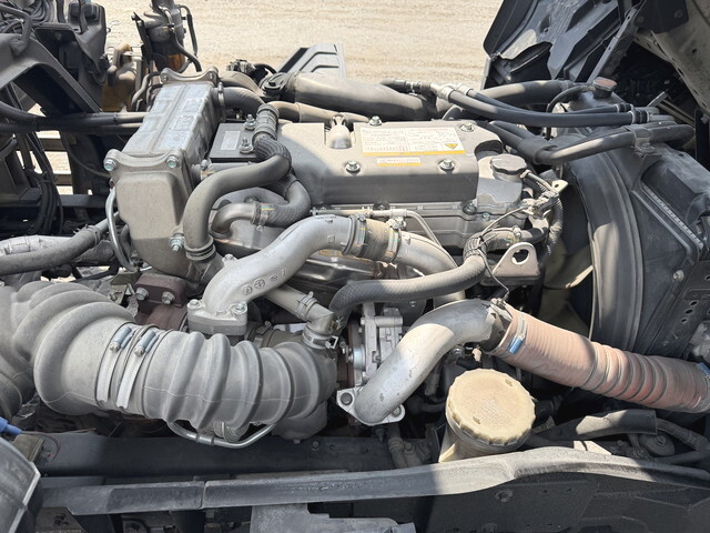 いすゞフォワード冷凍車（冷蔵車）中型（4t）[写真21]