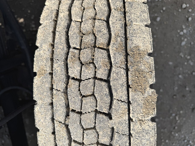 いすゞフォワード冷凍車（冷蔵車）中型（4t）[写真22]