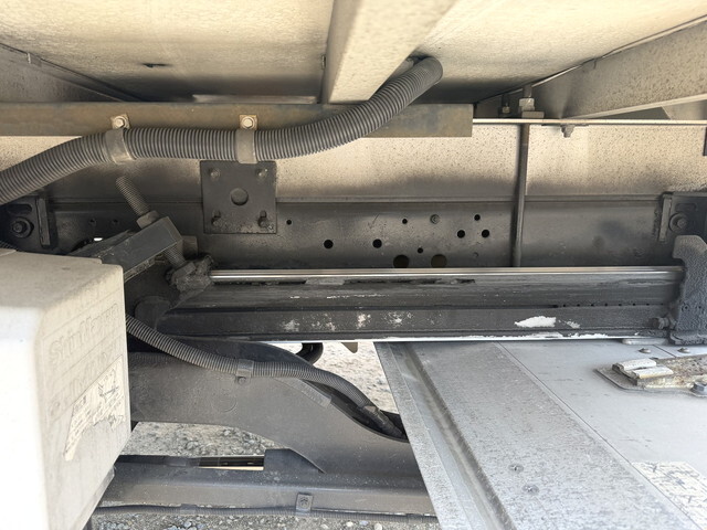 いすゞフォワード冷凍車（冷蔵車）中型（4t）[写真29]