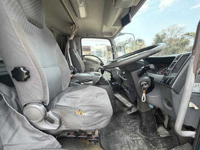 いすゞフォワード冷凍車（冷蔵車）中型（4t）[写真31]