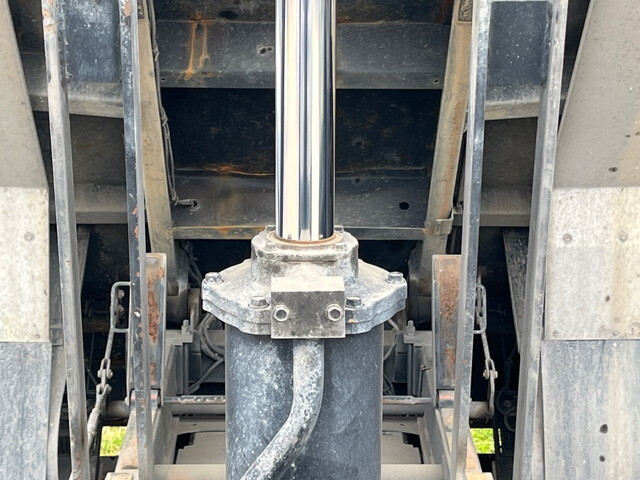 日野プロフィアダンプ大型（10t）[写真15]