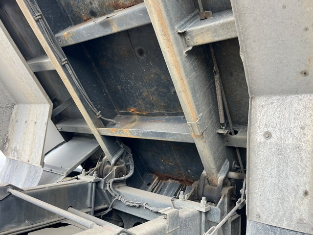 日野プロフィアダンプ大型（10t）[写真16]