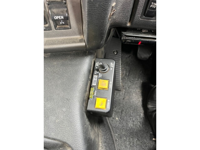 日野プロフィアダンプ大型（10t）[写真35]