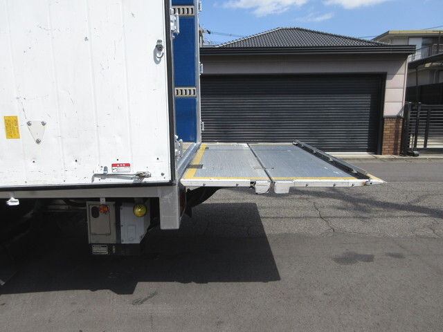 日野デュトロパネルバン小型（2t・3t）[写真11]