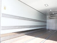 いすゞフォワード冷凍車（冷蔵車）中型（4t）[写真12]