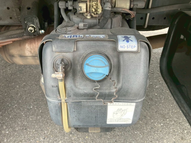 三菱ふそうキャンターアルミブロック小型（2t・3t）[写真23]