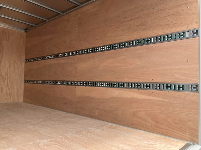 三菱ふそうキャンターアルミバン小型（2t・3t）[写真14]