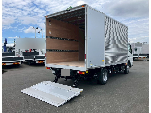 三菱ふそうキャンターアルミバン小型（2t・3t）[写真08]