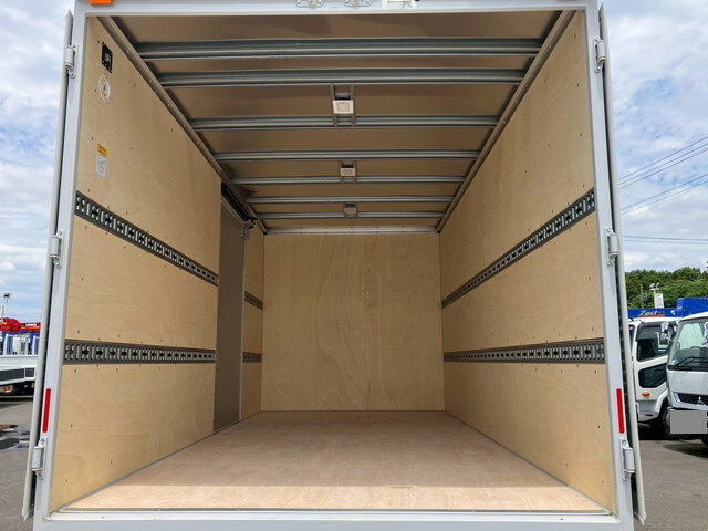 三菱ふそうキャンターアルミバン小型（2t・3t）[写真17]