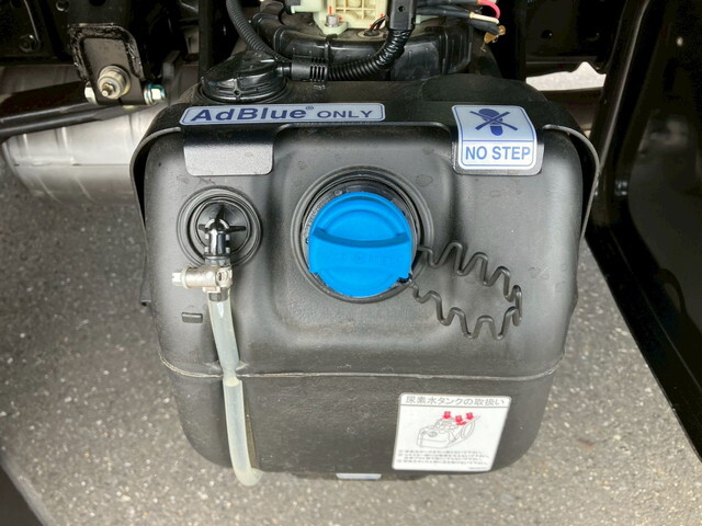 三菱ふそうキャンターアルミバン小型（2t・3t）[写真36]