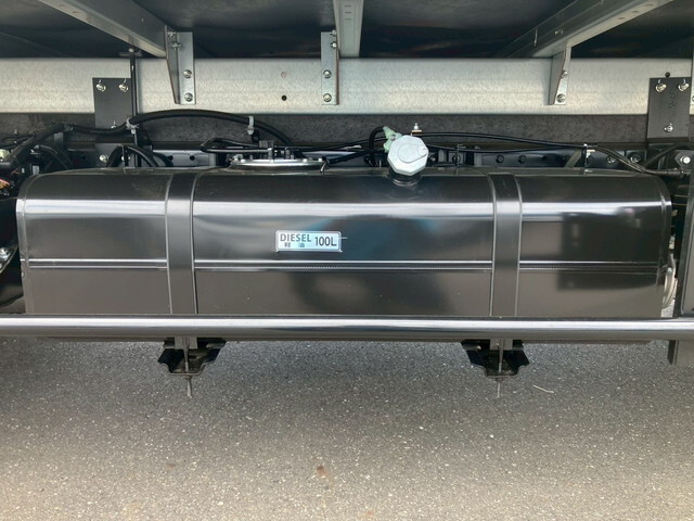 三菱ふそうキャンターアルミバン小型（2t・3t）[写真37]