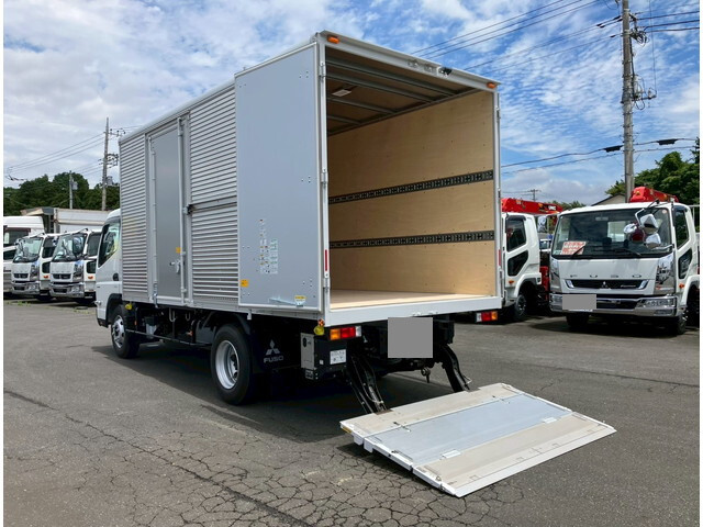 三菱ふそうキャンターアルミバン小型（2t・3t）[写真06]