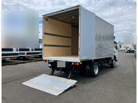 三菱ふそうキャンターアルミバン小型（2t・3t）[写真09]