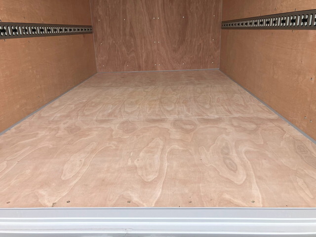 三菱ふそうキャンターアルミバン小型（2t・3t）[写真15]