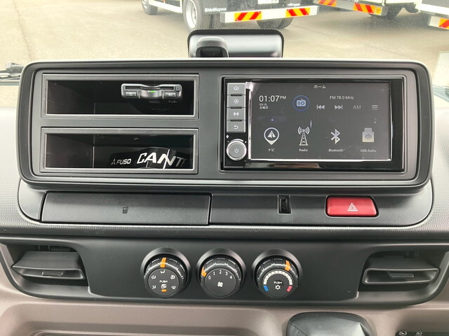 三菱ふそうキャンターアルミバン小型（2t・3t）[写真28]