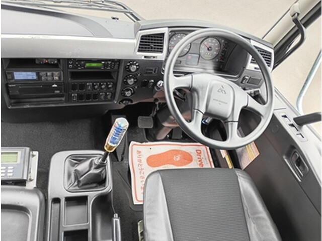 三菱ふそうファイター冷凍車（冷蔵車）中型（4t）[写真24]