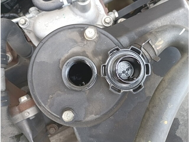 日野プロフィアトレーラーヘッド（トラクターヘッド）大型（10t）[写真17]