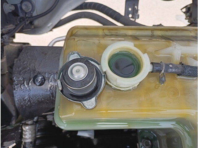 日野プロフィアトレーラーヘッド（トラクターヘッド）大型（10t）[写真18]