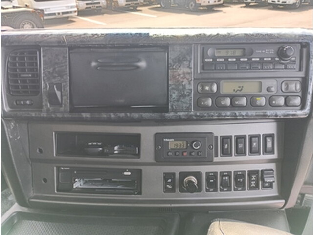 日野プロフィアトレーラーヘッド（トラクターヘッド）大型（10t）[写真24]