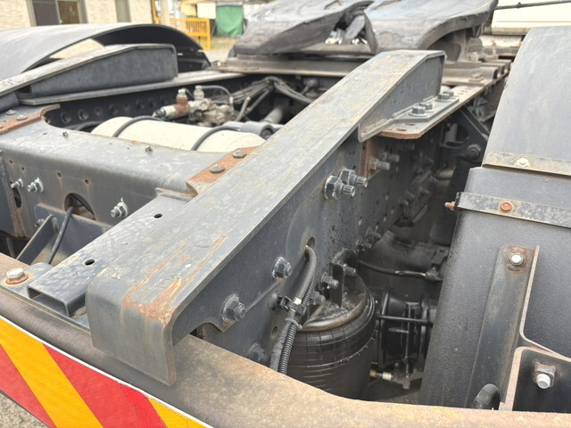 日野プロフィアトレーラーヘッド（トラクターヘッド）大型（10t）[写真17]