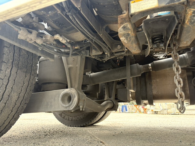 日野プロフィアトレーラーヘッド（トラクターヘッド）大型（10t）[写真20]