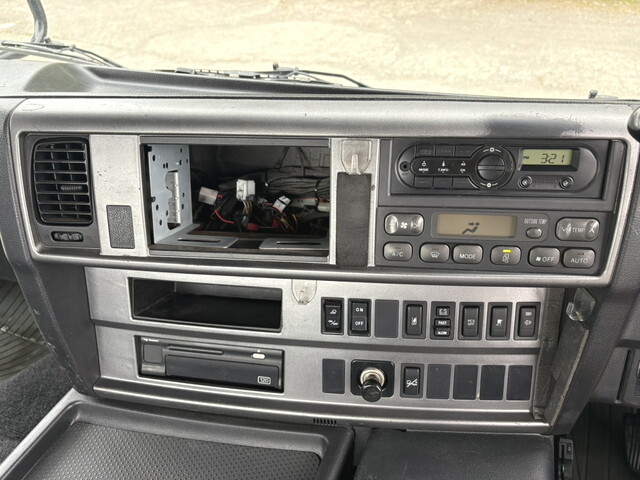 日野プロフィアトレーラーヘッド（トラクターヘッド）大型（10t）[写真23]