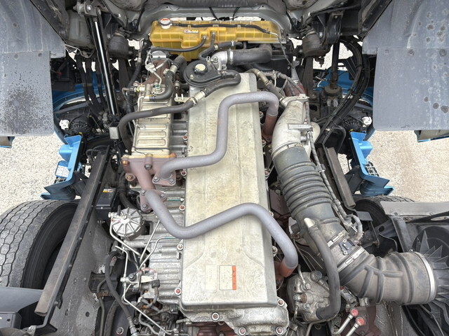 日野プロフィアトレーラーヘッド（トラクターヘッド）大型（10t）[写真30]