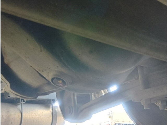 三菱ふそうスーパーグレートアルミウイング大型（10t）[写真12]